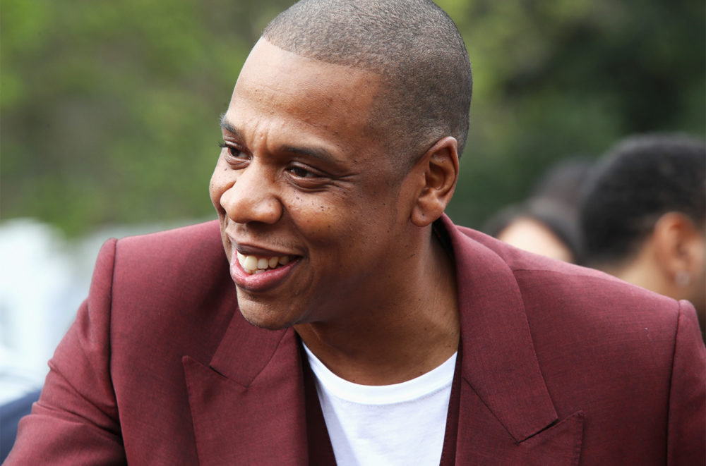 Jay-Z leaves $11,000 tip at a bar