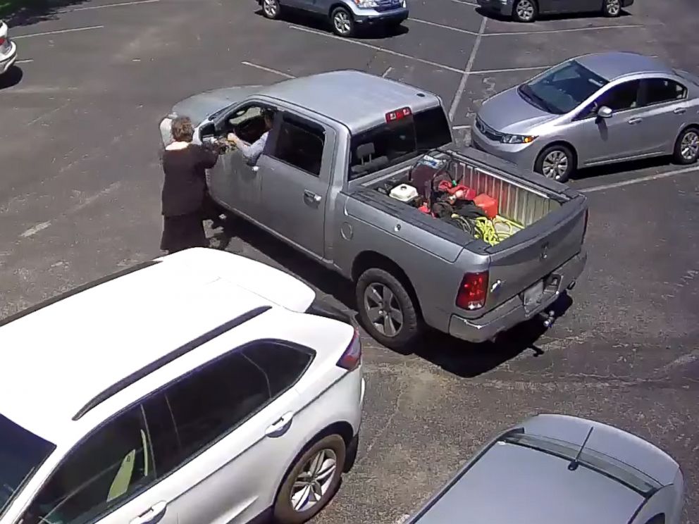 (Video) 70 year old dragged as thief drives off