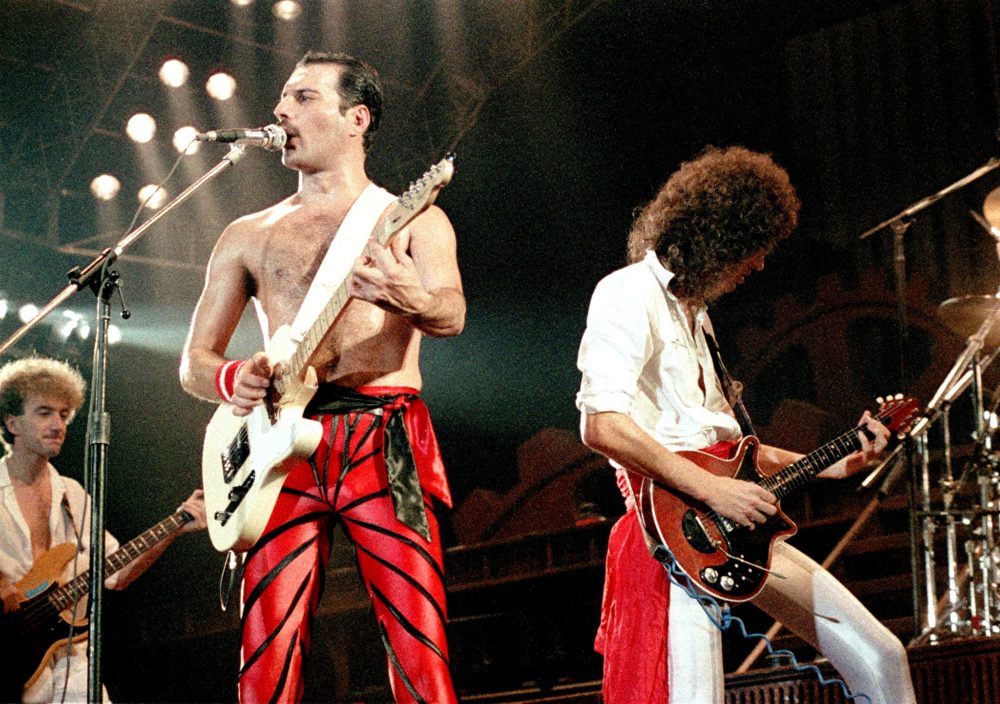 Trailer for Queen’s “Bohemian Rhapsody” biopic