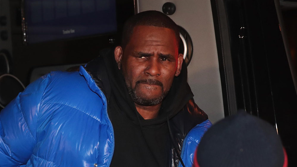 Woman who bonded R.Kelly out says he’s innocent and there are worse things going on in Chicago