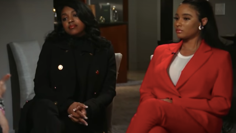 Two women who have been living with R.Kelly say that they love him & accuse parents of lying; why now?