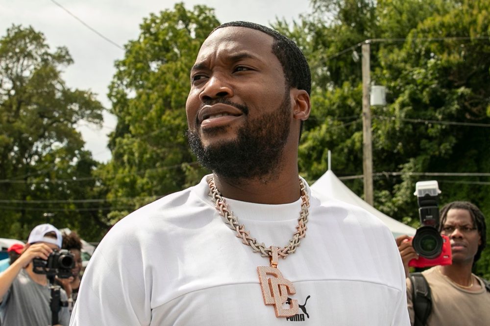 Meek Mill renovates basketball courts in his old neighborhood