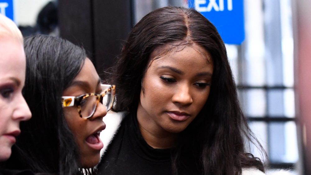 R. Kelly’s girlfriend Jocelyn Savage is now saying that she’s one of his victims