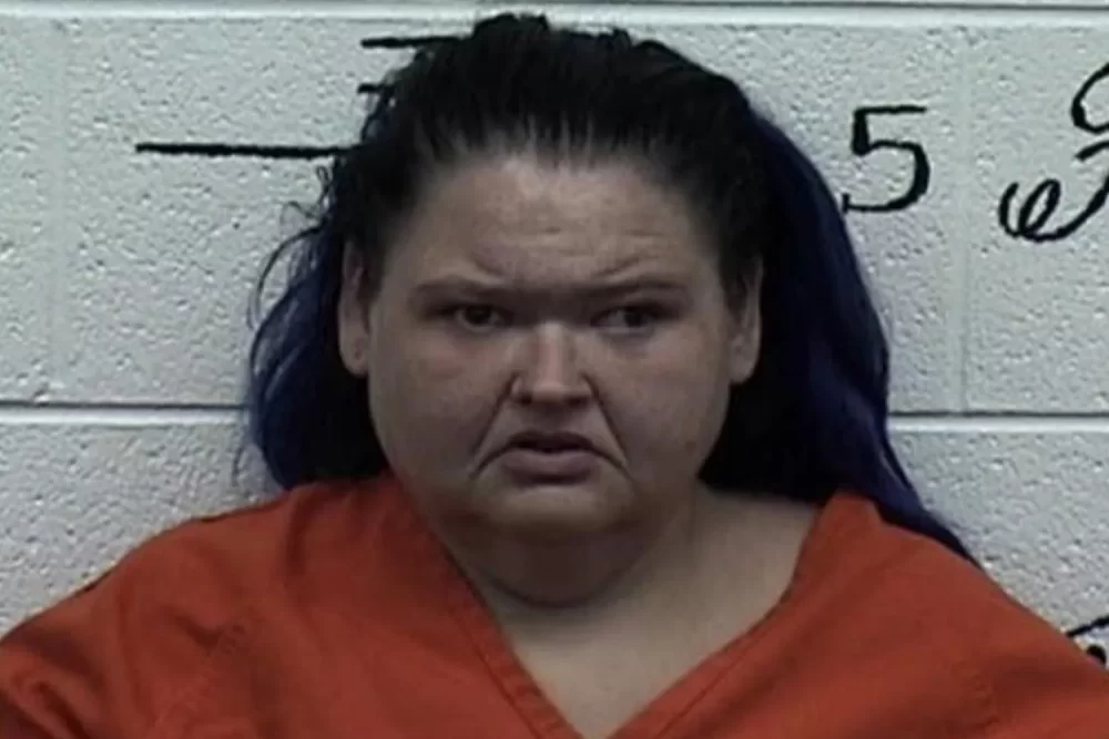 ‘1000-Lb. Sisters’ Star Amy Slaton Charged With Child Endangerment, Drug Possession